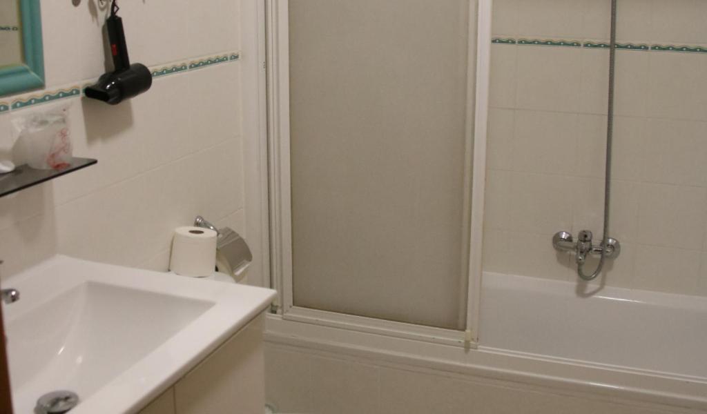 Hostal Burgales Milagro Bagian luar foto