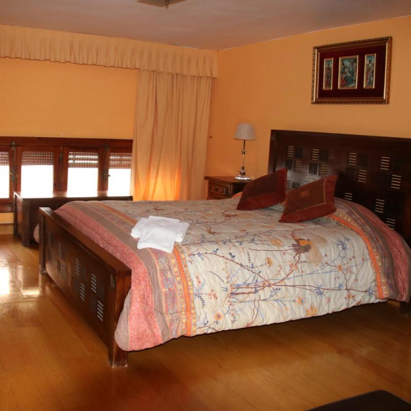 Hostal Burgales Milagro Bagian luar foto
